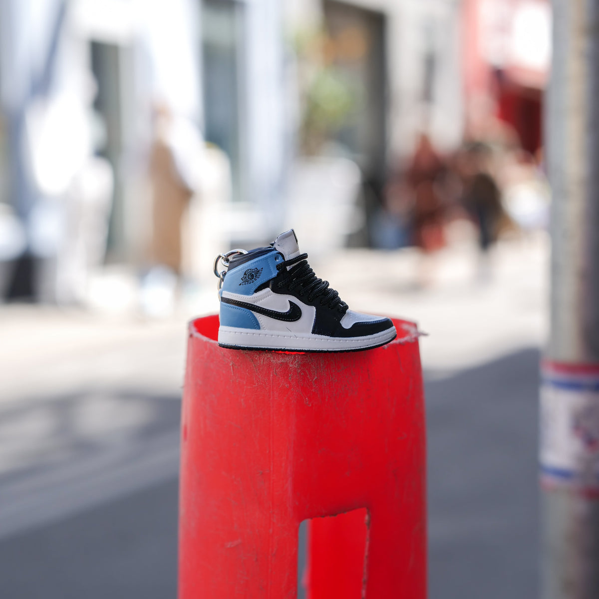 Sneaker keychain - Nike Air Jordan 1 Obsidian UNC