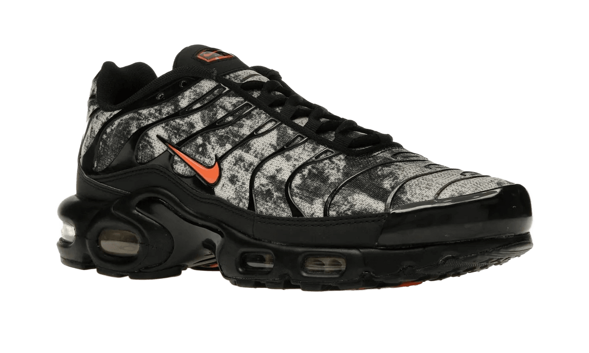 Air Max Plus Camo Black Safety Orange - FV6913-001