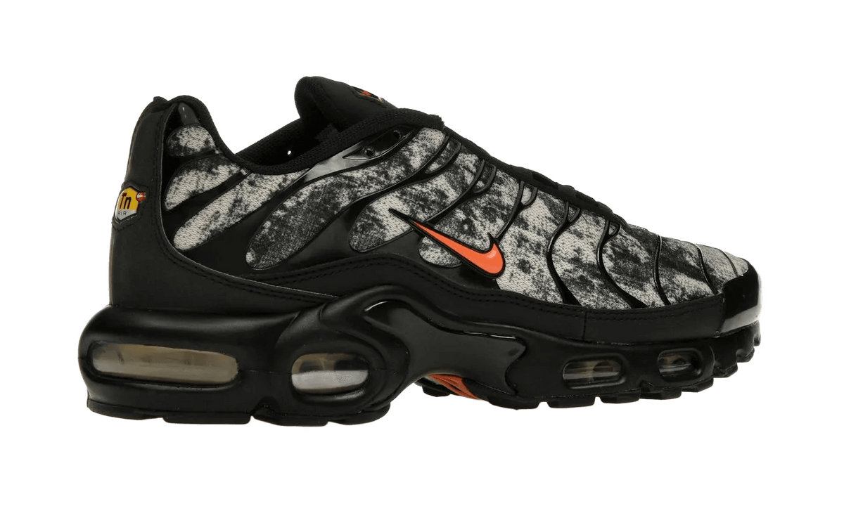 Air Max Plus Camo Black Safety Orange - FV6913-001