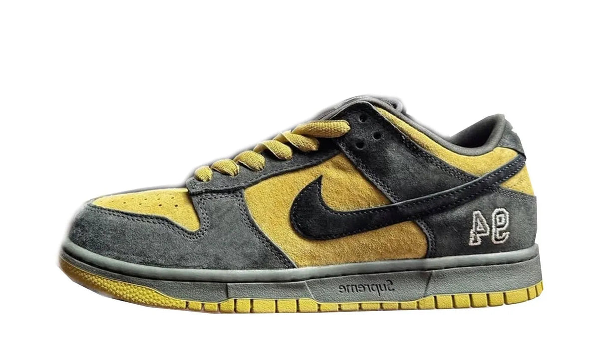 Nike SB Dunk Low Supreme 94 Hulk - HQ8487-300