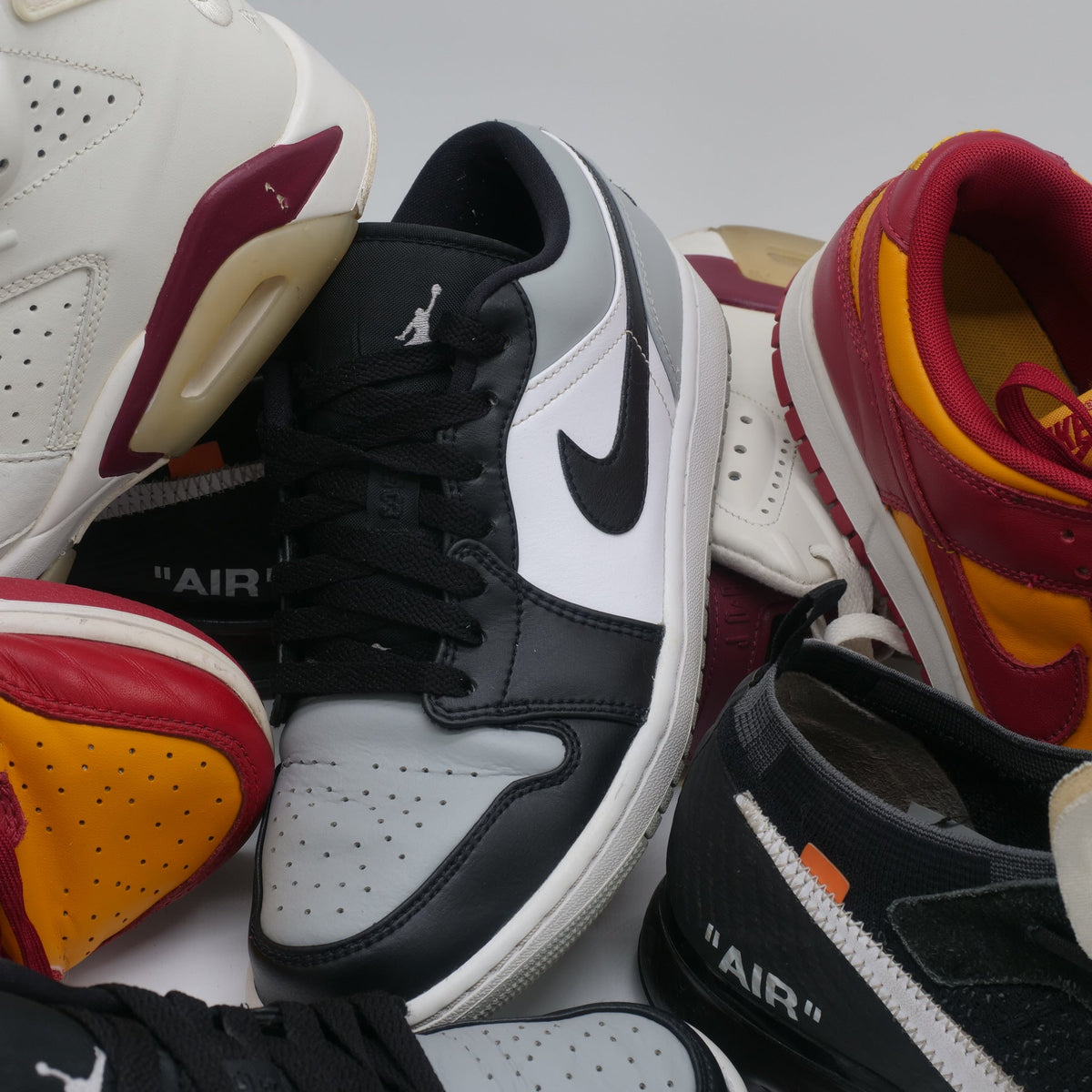 Pre-owned Sneakers