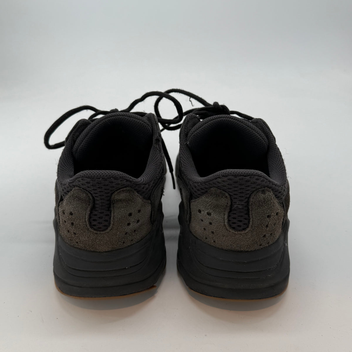 Yeezy Boost 700 Sort EU 41 1/2