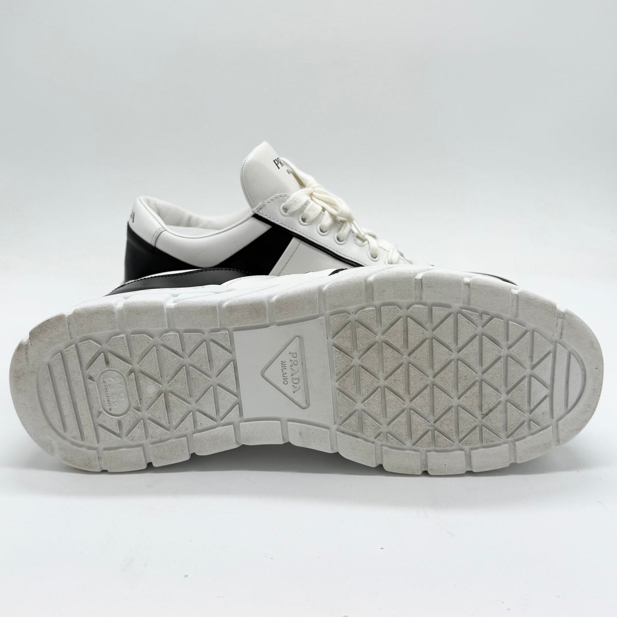 Prada Milano Sneakers EU 44 1/3