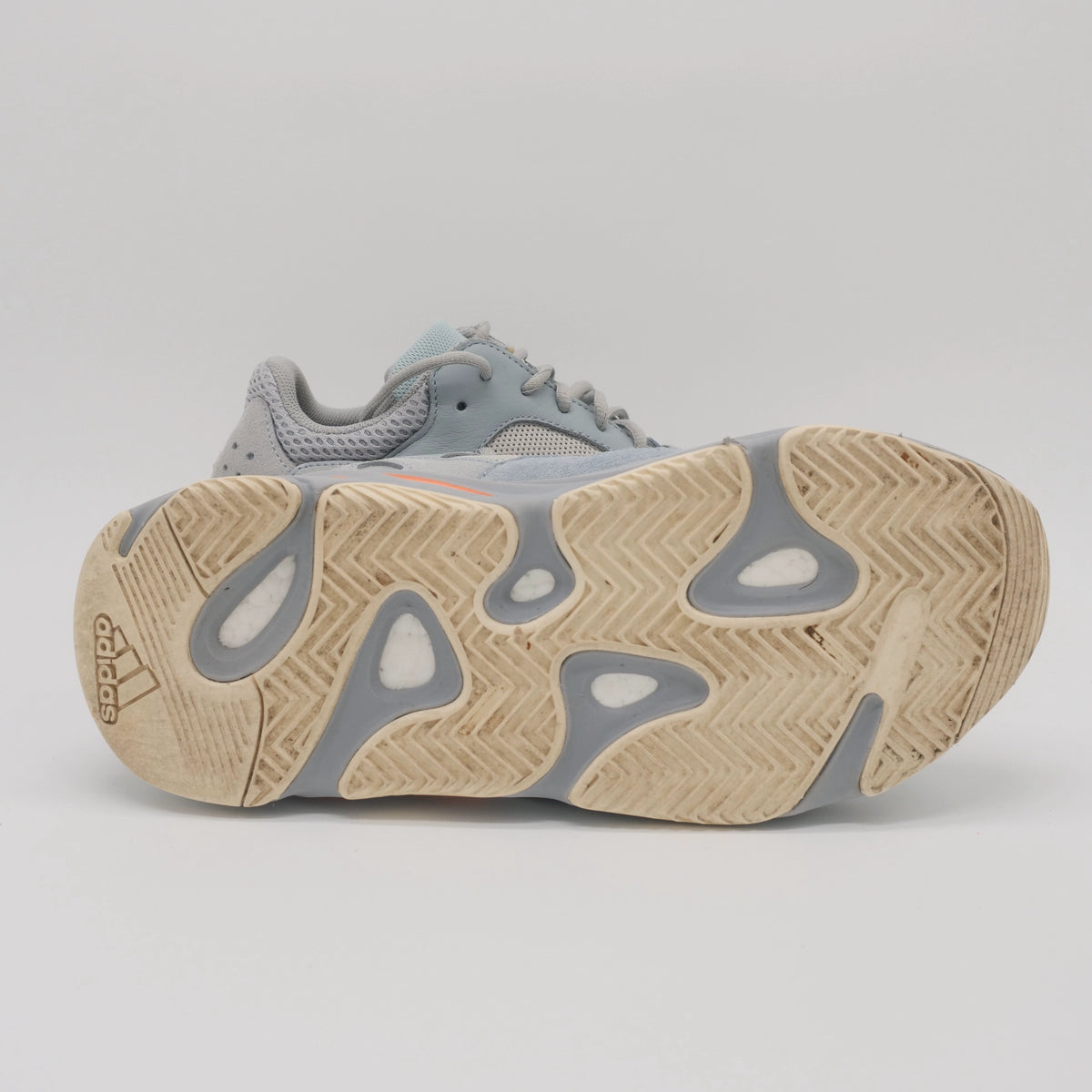 Yeezy Boost 700 Inertia - EU 42