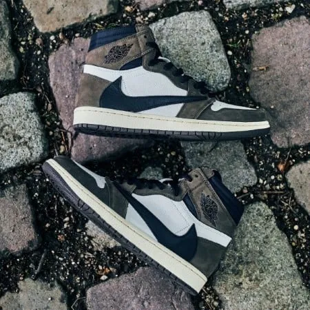 Air Jordan 1 Retro High Travis Scott \&Cactus Jack\& - CD4487-100
