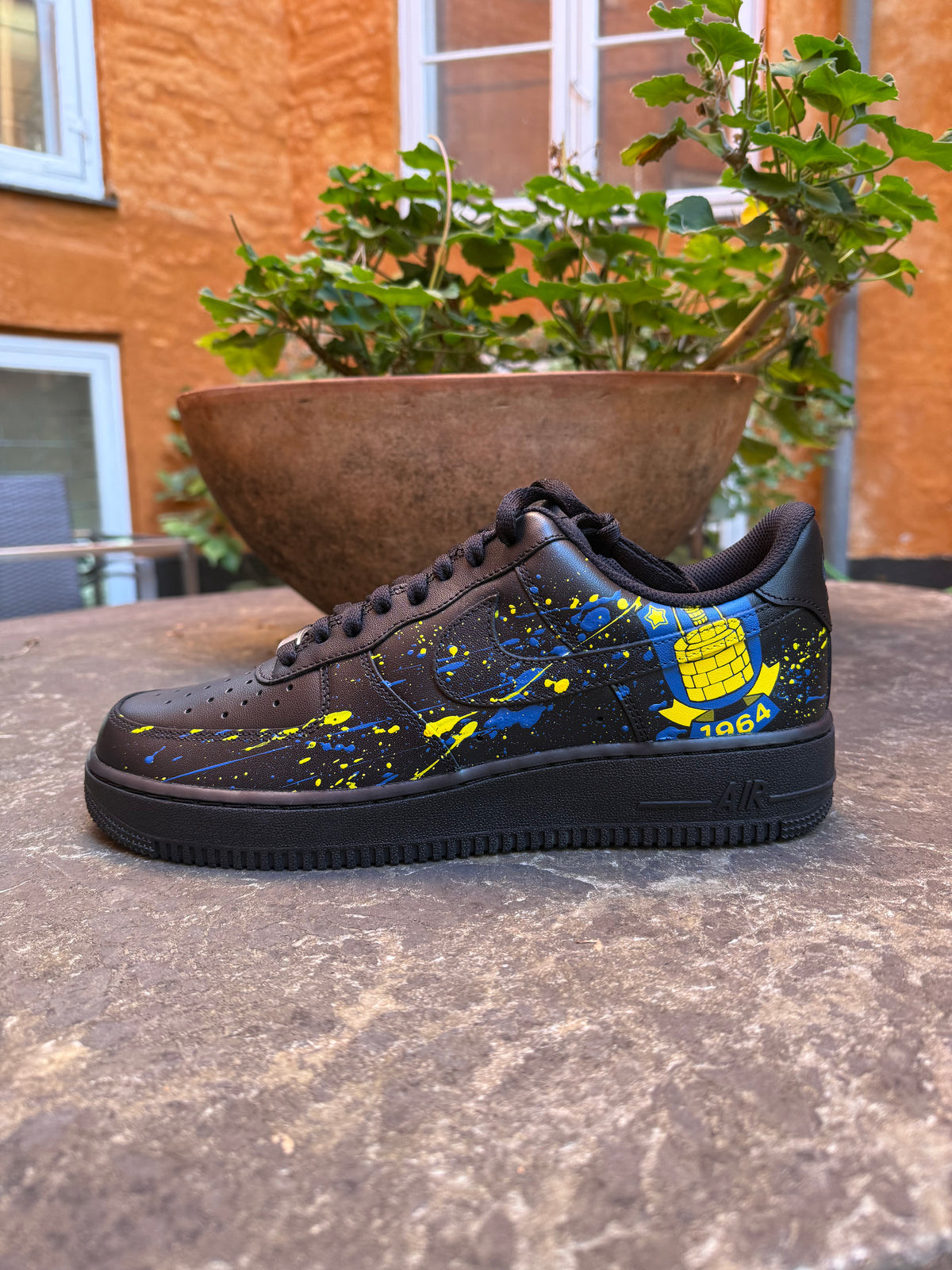 Sport Fan Custom Sneakers på sorte Air Force 1